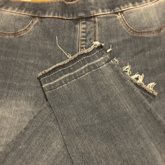 Capris - Picture 7 of 9